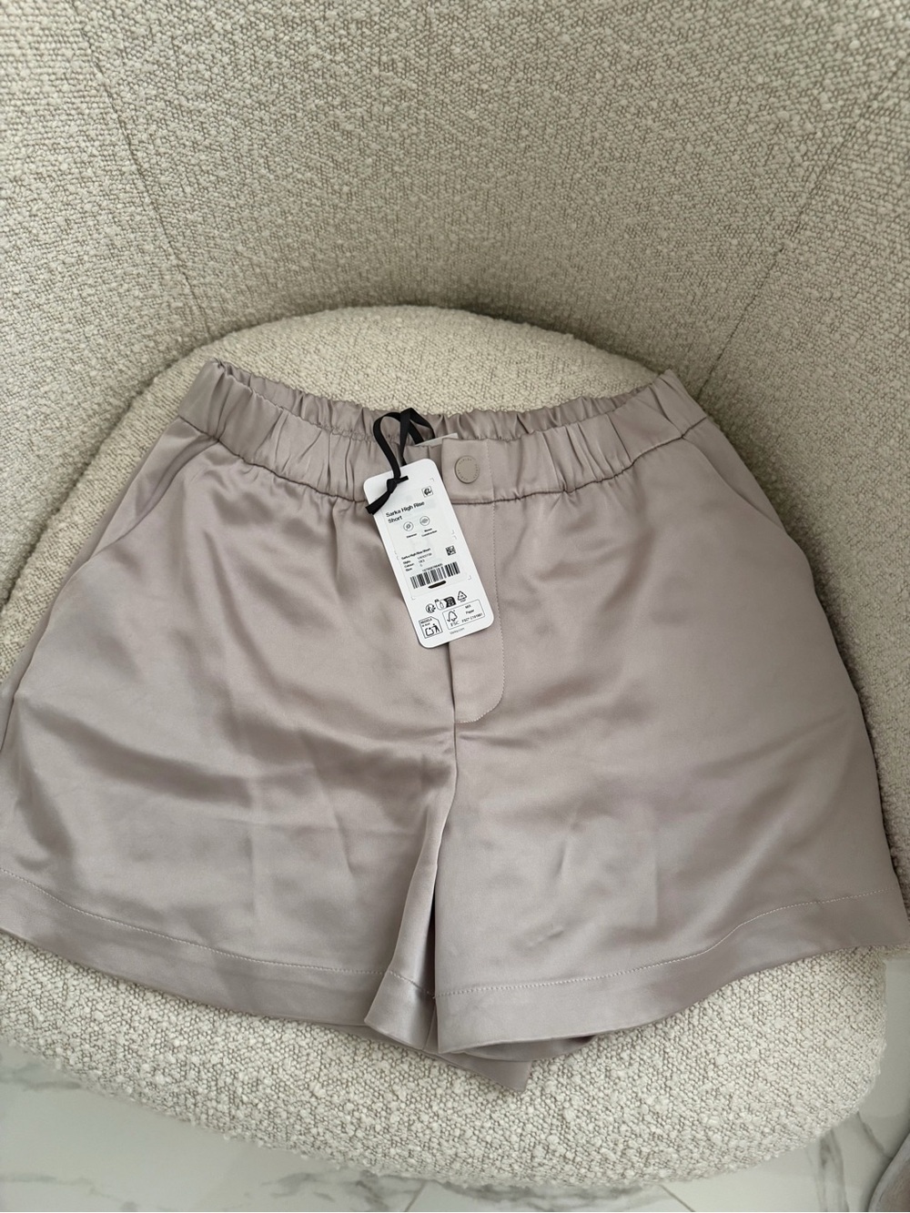 Varley Sarka High-Rise Short 4” - Silver Cloud - Size S